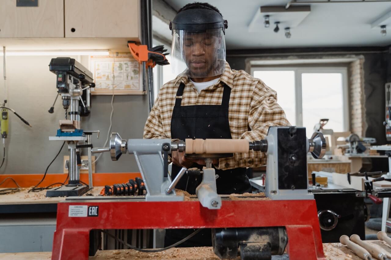 Beginners Wood Lathe Speed Guide + Calculator